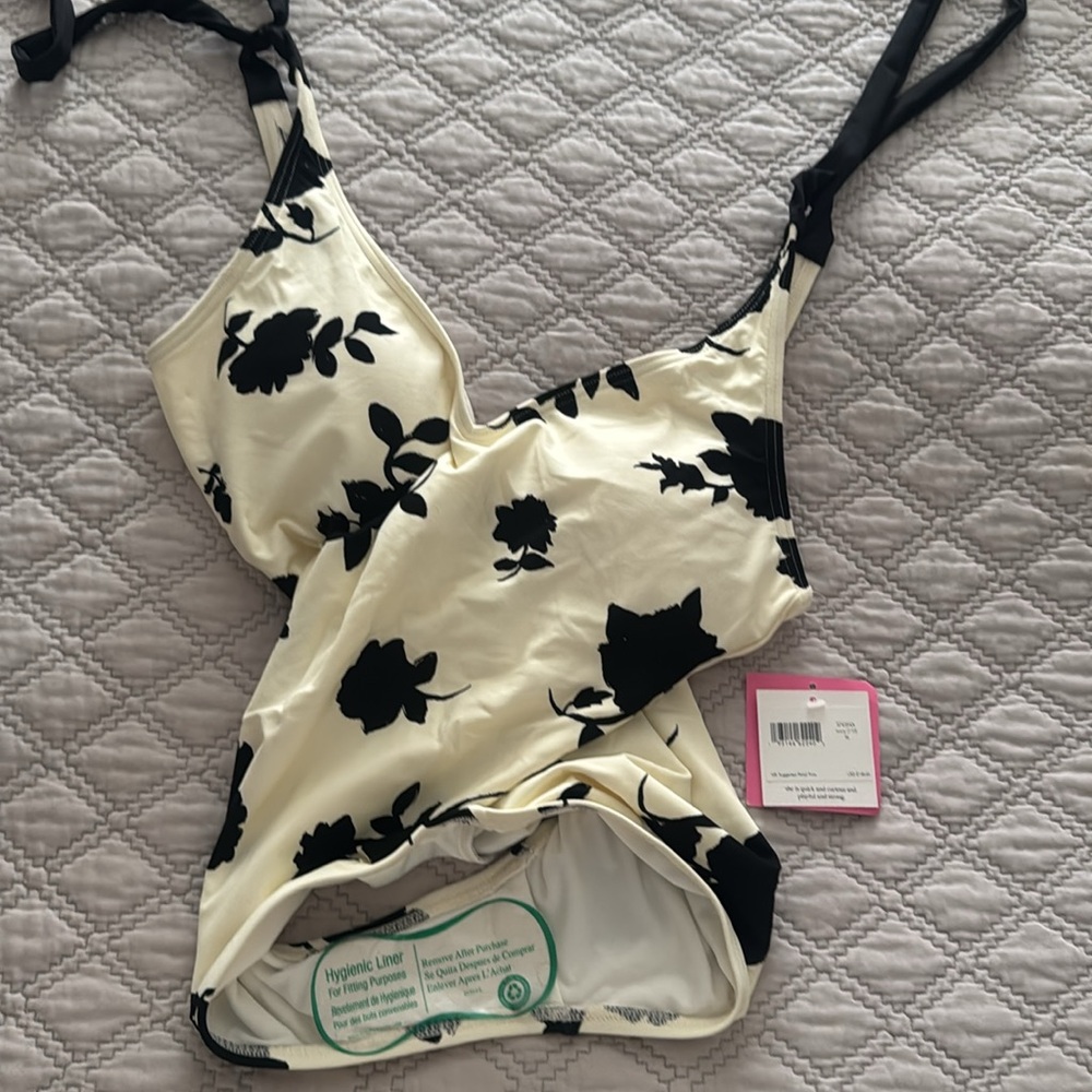 KATE SPADE ONE PIECE SWIMSUIT,
Perfect for summer getaways and trips - Picture 6 of 9
